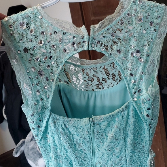 Prom dress - Picture 3 of 5